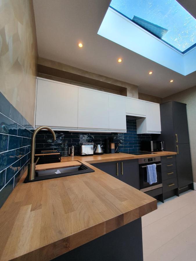 The Loughborough - Elegant, Glamourous Boutique 1 Bed, Central Truro Exterior photo